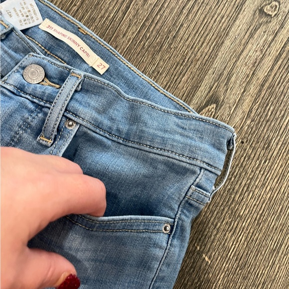 Levi's 311 Shaping Skinny Capri Jeans Mid Rise Denim Medium Wash Blue Size 27 - Picture 4 of 12